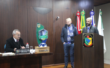 Caravaggio recebe moção de aplauso na Câmara