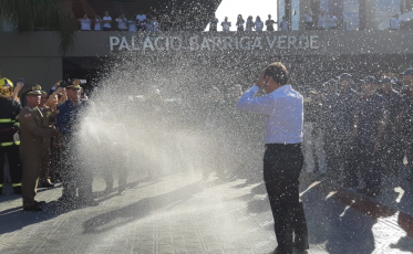 Uma vez bombeiro, sempre bombeiro (VÍDEOS)