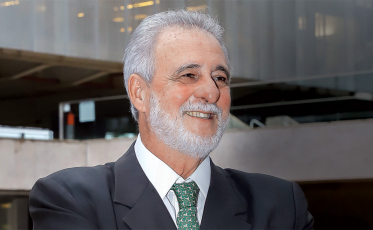 Pequenos negócios com dívidas em dia têm mais crédito aprovado que empresas sem débitos