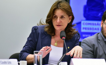 “O momento exige de todos nós”, salienta a deputada Carmen Zanotto 