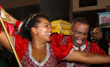 Carnaval de Laguna vive o renascimento dos desfiles de escolas de samba