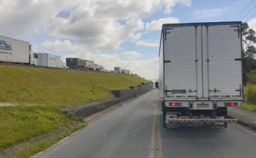 BR-101: Carretas removidas, tráfego liberado no fim da tarde