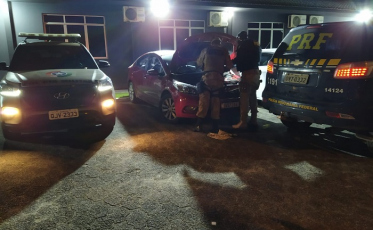 Polícia recupera automóvel roubado e clonado