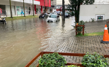 Chuva segue durante a madrugada na região Sul