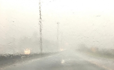 BR 101 Sul: Chuva com granizo e vento forte colocam motoristas em risco (VÍDEOS)