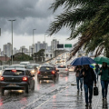 Ciclone extratropical provoca temporais, ressaca e queda brusca de temperatura em SC