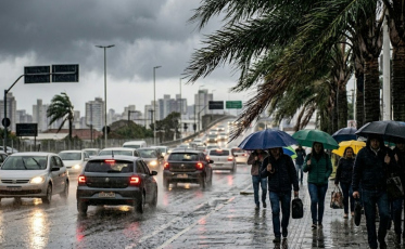 Ciclone extratropical provoca temporais, ressaca e queda brusca de temperatura em SC