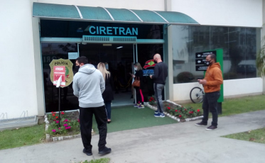 Fila na volta ao trabalho na Ciretran