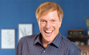 Ciro Bottini faz palestra sobre vendas para lojistas criciumenses