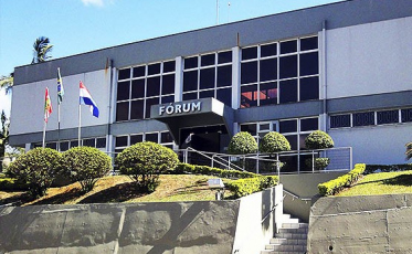 Motorista que tentou subornar policiais é condenado