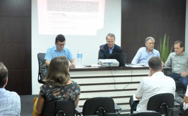 Comerciantes criam nova comissão para debater convenção coletiva