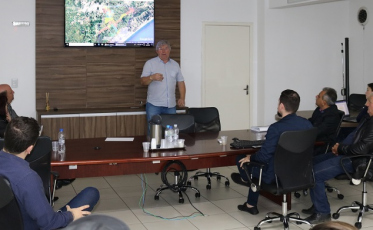 Vereadores discutem os limites de Içara em comissão