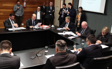 Alesc debaterá obras públicas paralisadas no estado