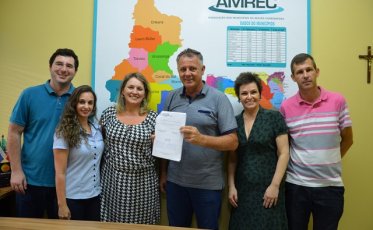 Núcleo de Convênios celebra contratos para obras e aquisição de veículos