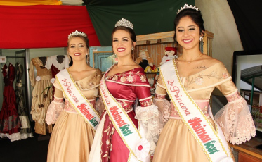 Prêmios em dinheiro para a corte da Heimatfest