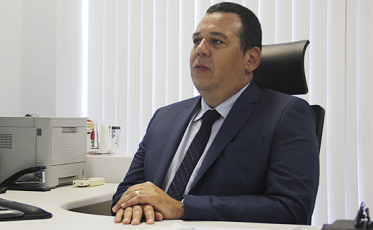 Deputados e desembargadores abrem o tribunal misto