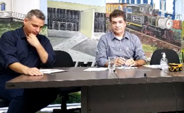 Prefeito reconhece: não tem como pagar salário de todos em abril (VÍDEO)