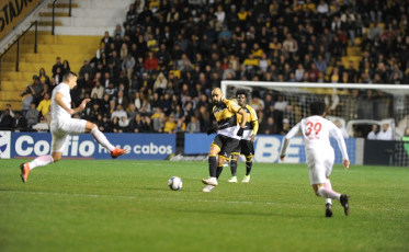 Criciúma volta à zona de rebaixamento e fica de olho no Figueira