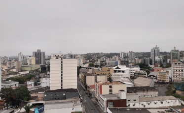 Quarta-feira nublada e com chuva 