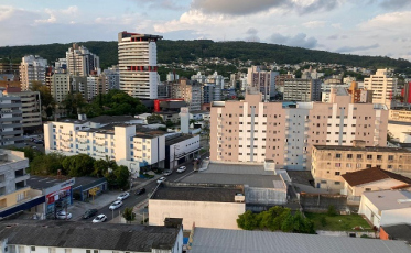 Previsão de chuva forte diminui, mas alerta continua