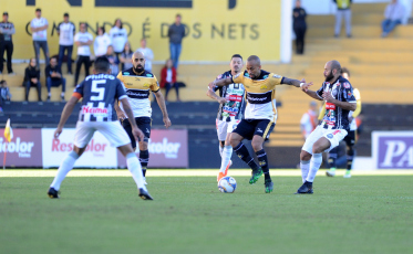 A crise veio e o Criciúma perdeu em casa