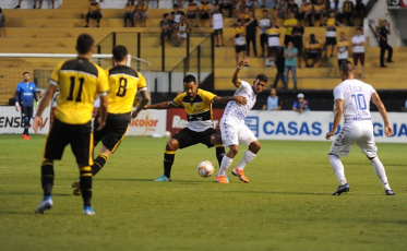 Em jogo fraco, Tigre empata em casa