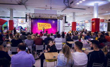 Criciúma Shopping revela cantores em mais um Show de Talentos