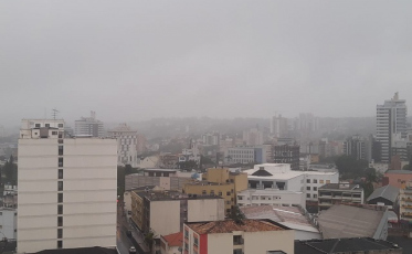 Feriadão de tempo fechado no Sul catarinense