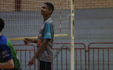 Esporte e inclusão: atleta com autismo treina e compete pelo vôlei de Forquilhinha