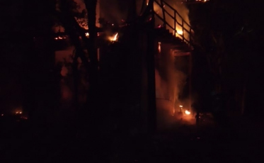 Incêndio é registrado em residência em Balneário Arroio do Silva