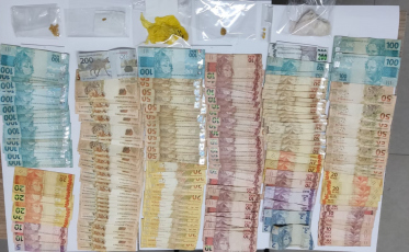 Quatro são presos em estabelecimento conhecido pelo tráfico de drogas