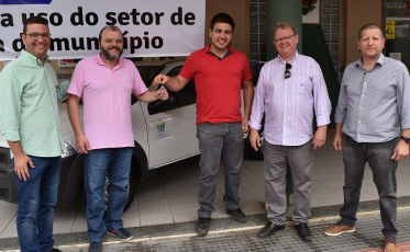 Governo de Siderópolis adquire veículo zero km para setor de engenharia