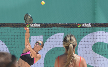 Desafio Unesc de Beach Tennis inicia com sucesso nas areias do Rincão