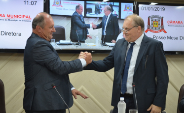 Novo presidente da Câmara de Vereadores toma posse