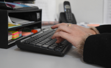 Professores da rede municipal de ensino participam de capacitação on-line