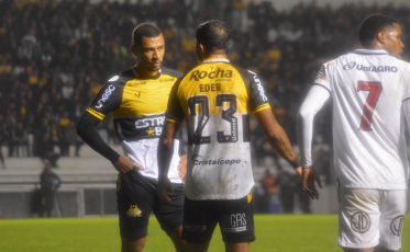 Com gol de Eder, Criciúma vence o Vitória