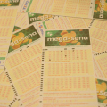 Concurso 3021 da Mega-Sena: veja os números sorteados neste sábado (20)