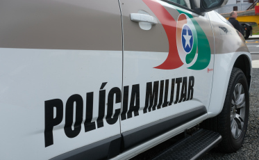 Jovem de 20 anos morre em acidente envolvendo carro e moto em Criciúma