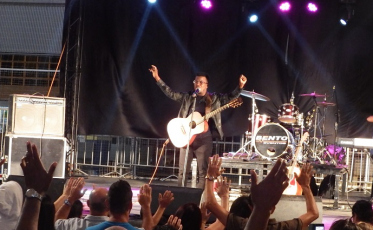 Noite Gospel encanta e atrai bom público na Praça Central