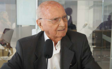 Representantes políticos e empresariais prestam homenagens a Ruy Hülse na Som Maior