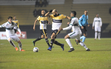 Últimas horas para escolher a nova camisa do Criciúma
