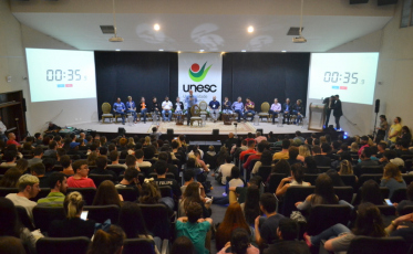 Candidatos à Câmara Federal e Senado debatem na Unesc