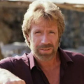 Chuck Norris morre aos 86 anos e fãs relembram clássicos da carreira do ator