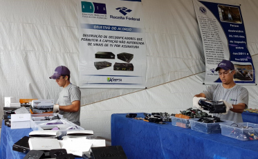 Receita destrói decodificadores piratas de TV