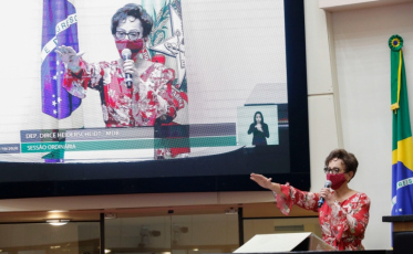 Dirce assume cadeira na bancada do MDB na Alesc