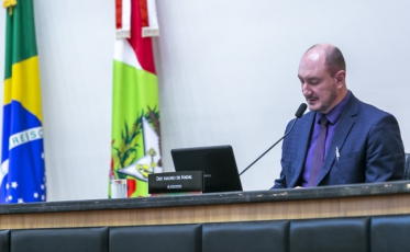 Alesc aceita novo pedido de impeachment de Moisés