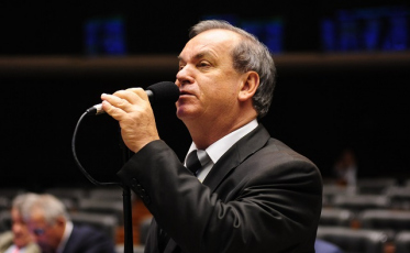 Projeto de Bolsonaro sobre armas deve ser apensado à proposta de Peninha