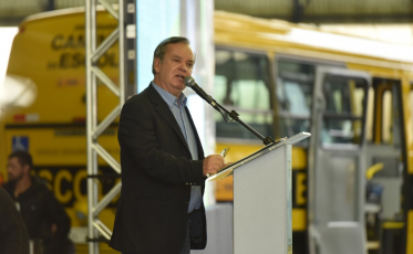 Mais 42 ônibus escolares para SC. Criciúma receberá três