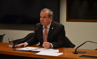 Fórum Parlamentar prepara propostas de emendas coletivas