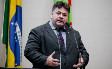 Deputado propõe advertência e multa a quem passar trotes ao SAMU